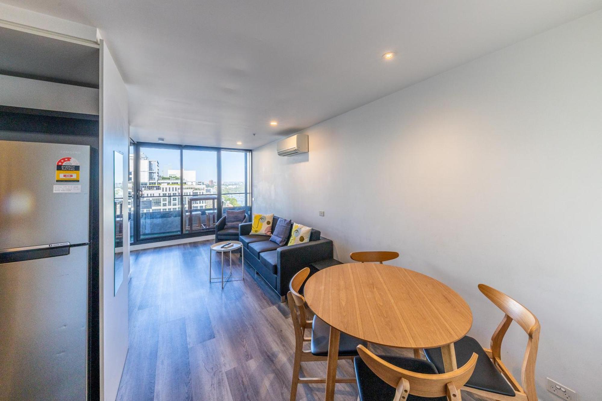 Aura2107, 2 Bedroom Apartment With Balcony, Stunning Yarra River And City Views เมลเบิร์น ภายนอก รูปภาพ